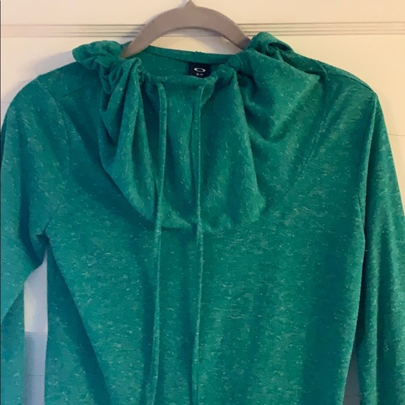 Oakley Hoodie Pullover Long Sleeve Hooded T-Shirt - Picture 3 of 8